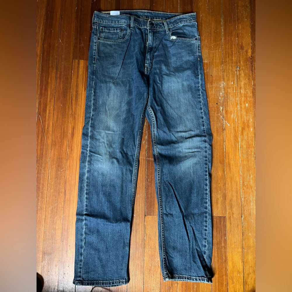 Levi’s 505 straight leg jeans. Excellent condition no rips/flaws. 36 x 32